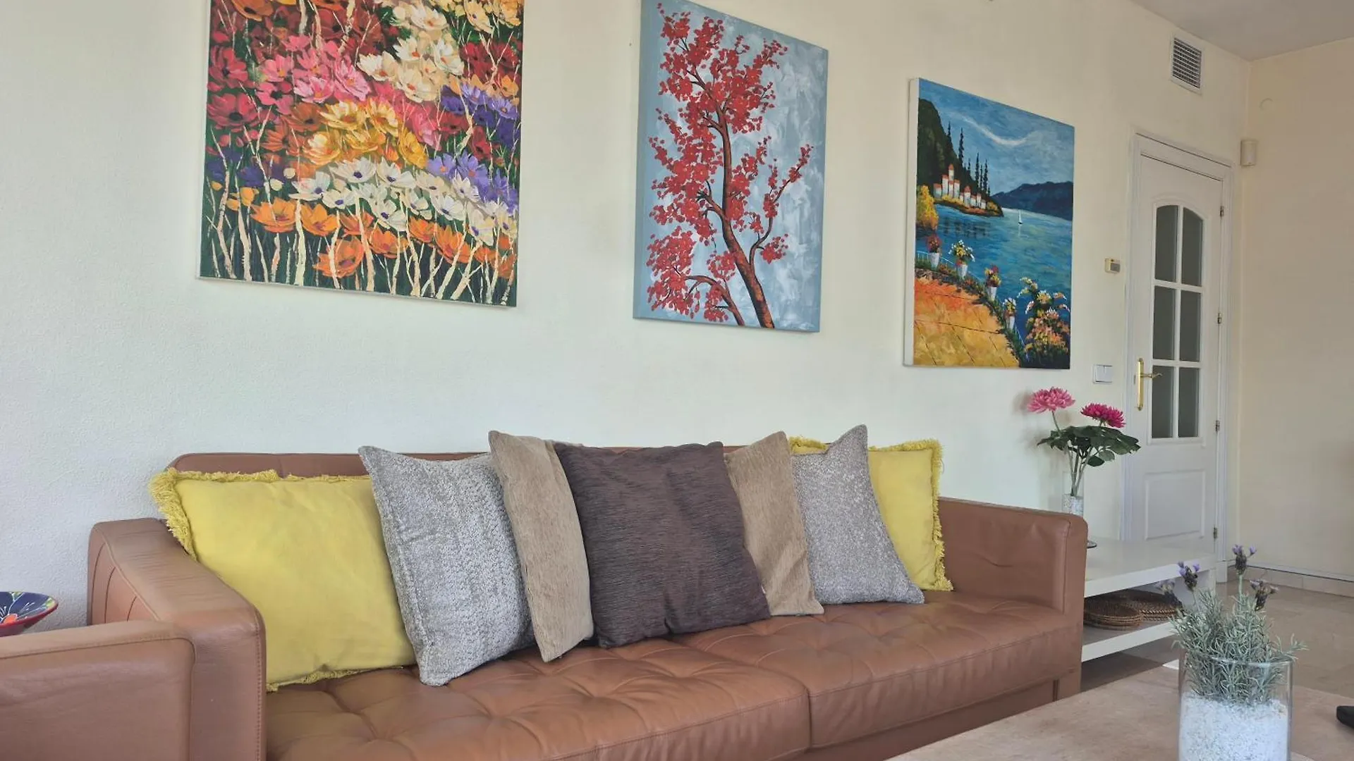 Gorgeous Apartment With Ideal Location Alongside The Beach And Marina And A Huge 68 Sqm Private Terrace Castillo de Sabinillas 0*,  إسبانيا